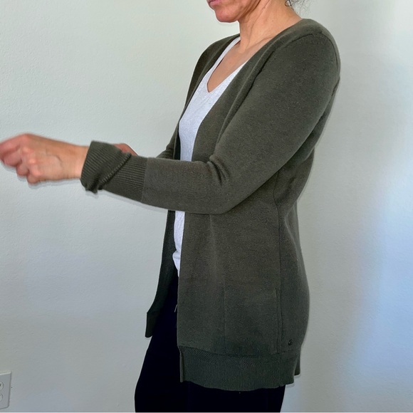 Lululemon - Picture 2 of 8